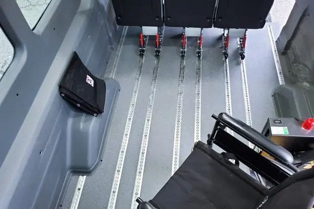 AutoFloor system for versatile seating arrangements