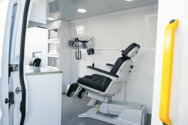 mobile dental clinic chair